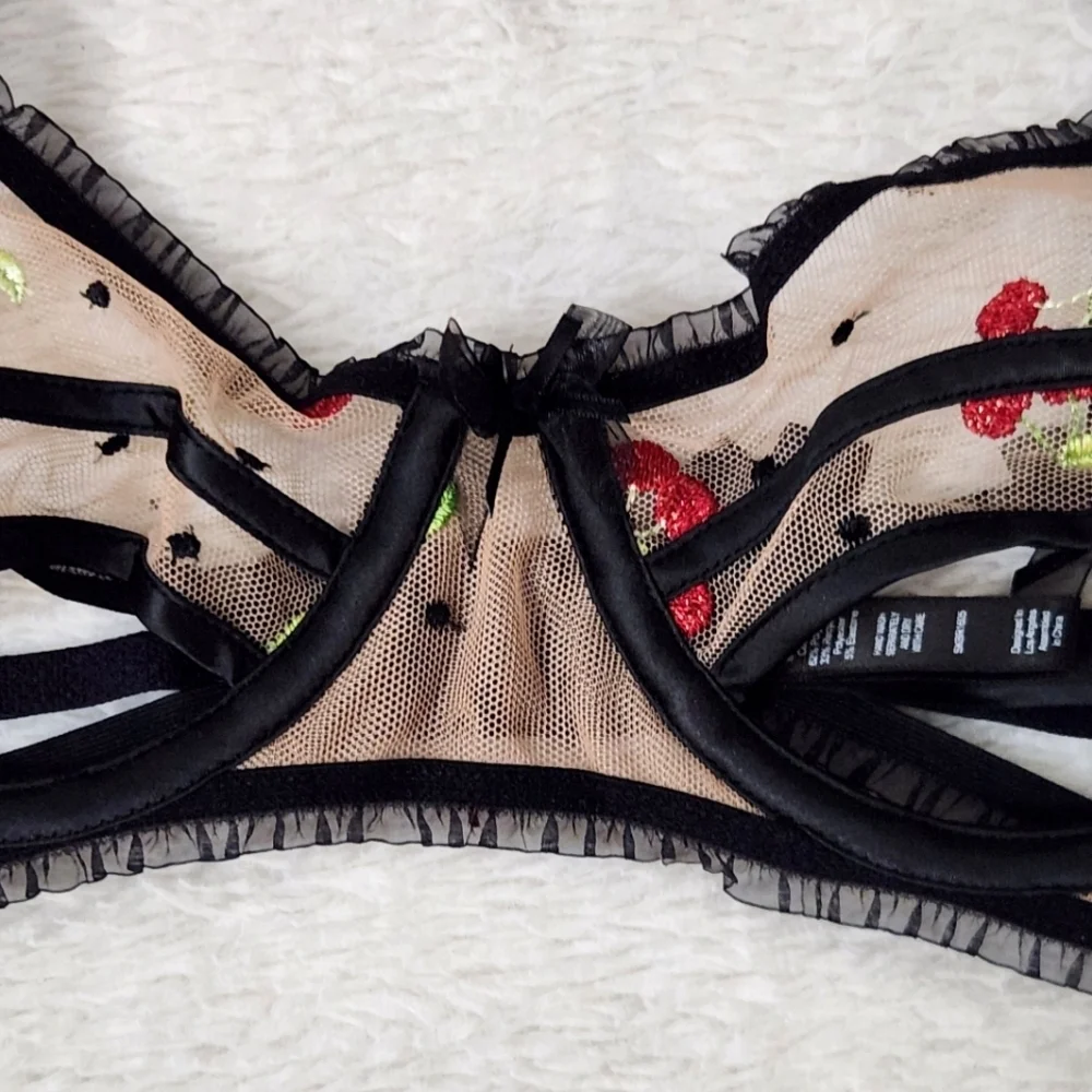 Neq!For Love and‎ Lemons Cherry Embroidered Bra